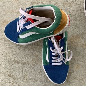 Yacht Club vans